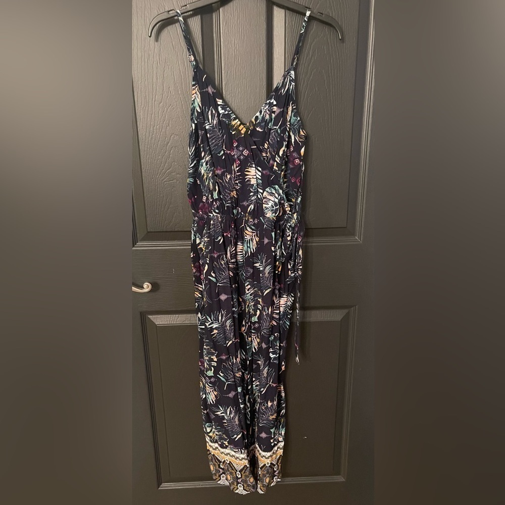 Mudd Jumpsuit Romper, Black Floral, Juniors L  NWT‎